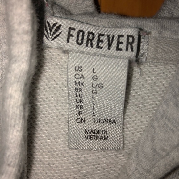 Cropped Hoodie Sweatshirt - Picture 3 of 3